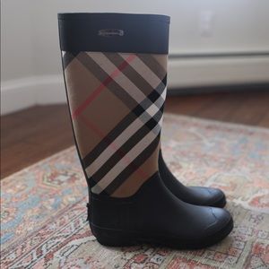 Classic & Authentic Burberry Women’s Rain Boots